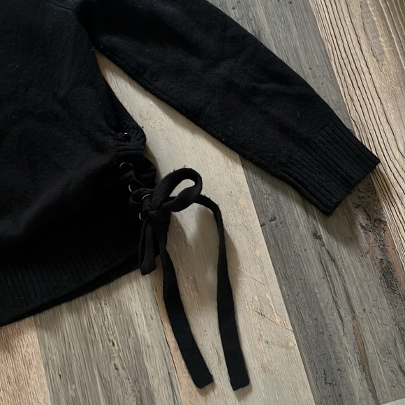 Frame Side Tie Sweater w/ Collar in Black Cashmere Size: Large (L) - Picture 5 of 16